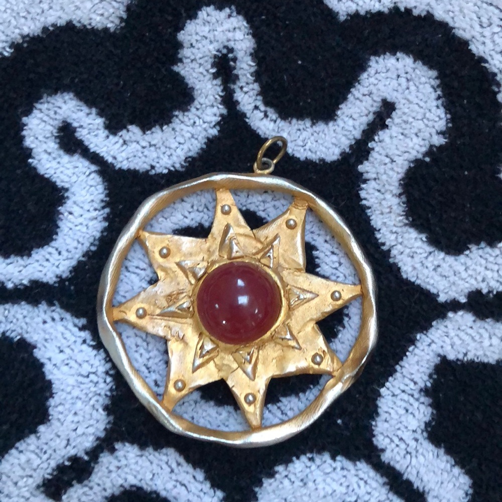 Cabachon stone pendant. By Venue USA. Maybe jade (?)